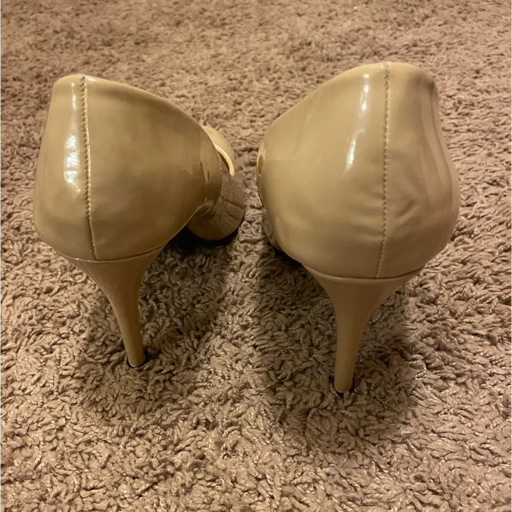 Red Circle Nude High Heels - Picture 7 of 8